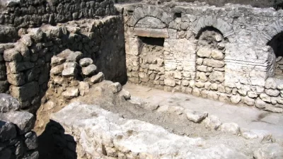 Hadrianeia Antik Kenti: Dursunbey’in kuzeybatısında