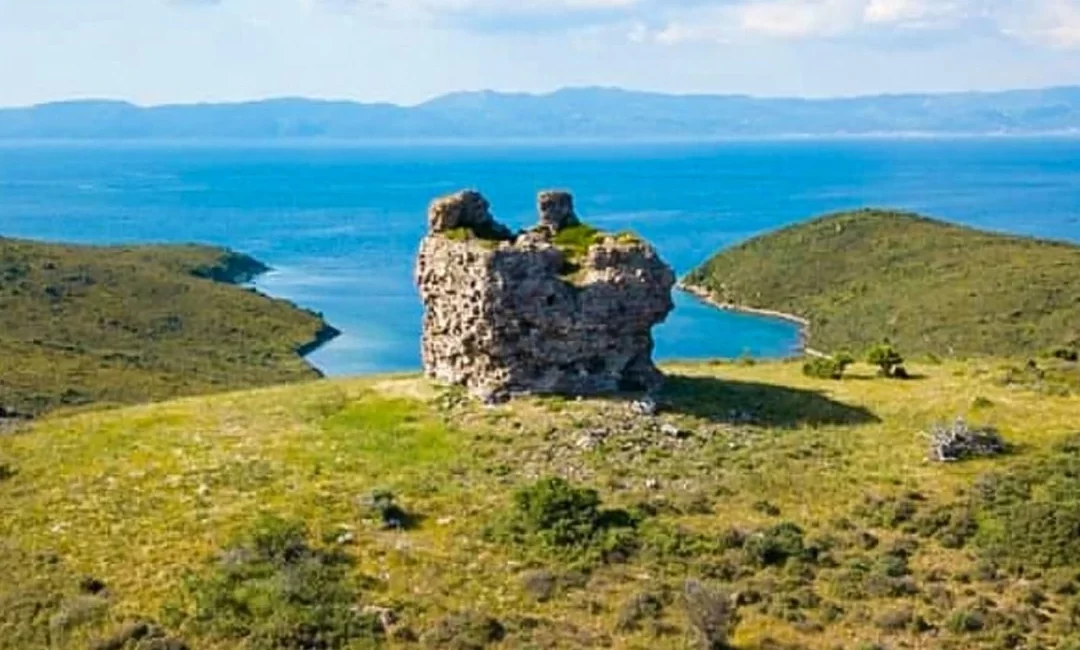 Kule, Midilli adası, adalar