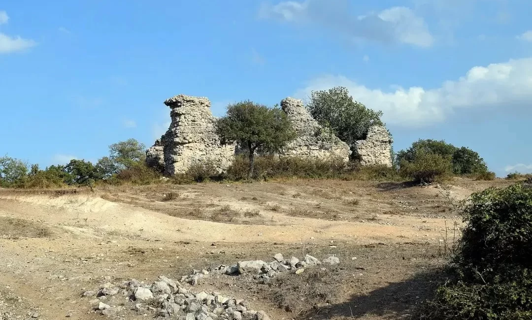 Günümüze kadar ancak kalıntıları
