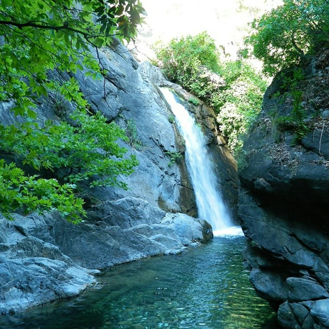 Sütüveren Şelalesi